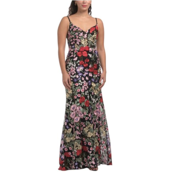 Mac Duggal Dresses & Skirts - MAC DUGGAL Sleeveless Embroidered Floral Gown